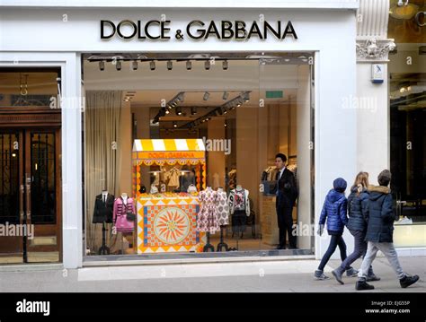 dolce gabbana hair salon london|dolce and gabbana knightsbridge.